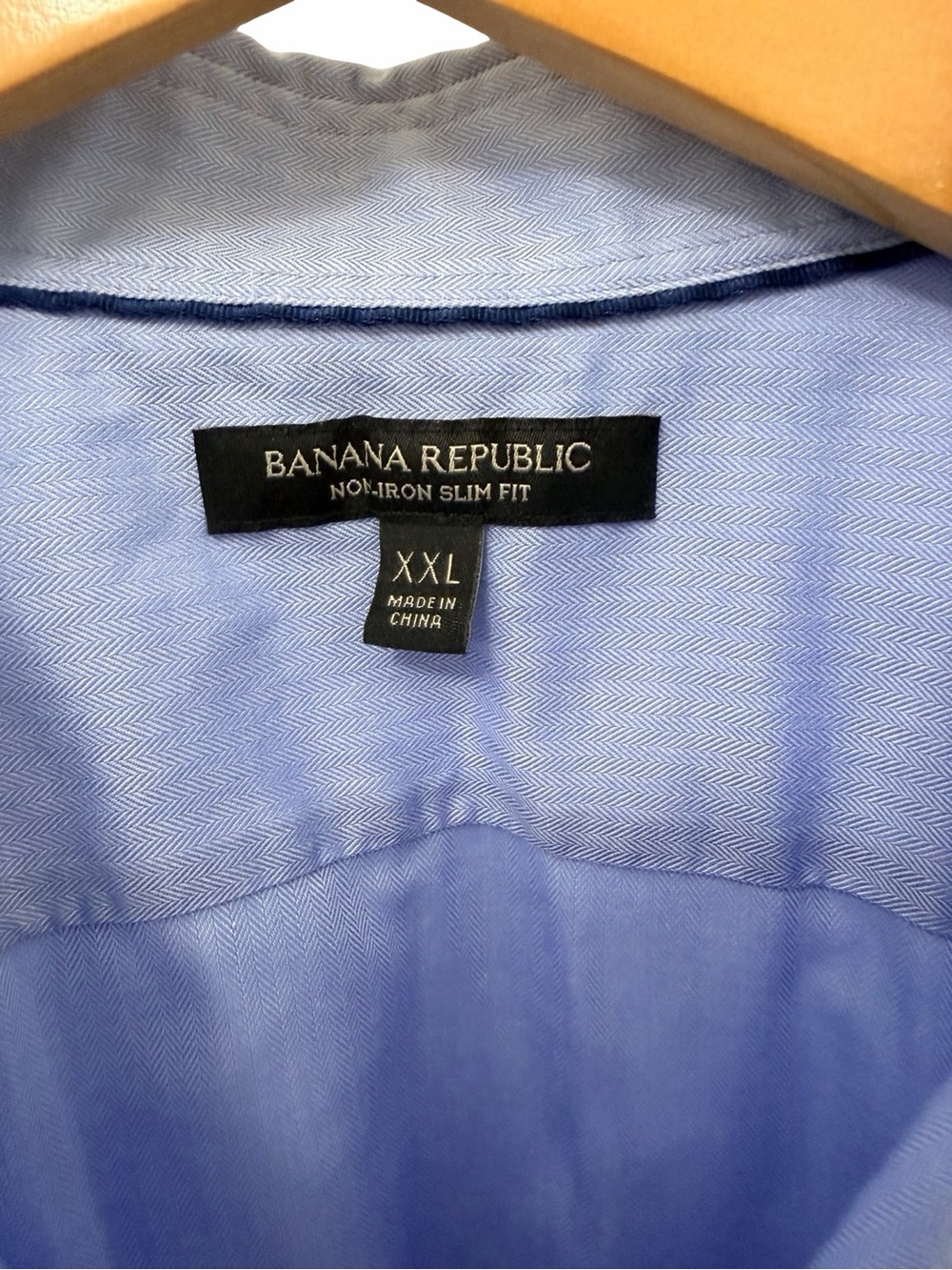 Banana Republic Short Sleeve Button Down Collared Dress Shirt. Size XXL - Picture 2 of 3